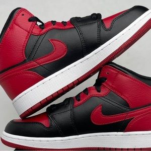 Nike Air Jordan 1 Retro Mid GS “Banned/Bred” WOMENS 6.5 🖤❤️